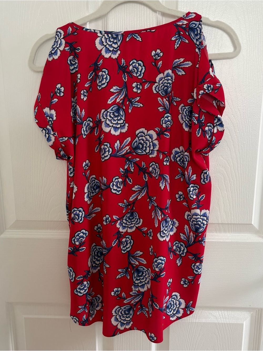 Express Red Floral V-Neck Cold Shoulder Blouse with Blue-White Print - Picture 5 of 5